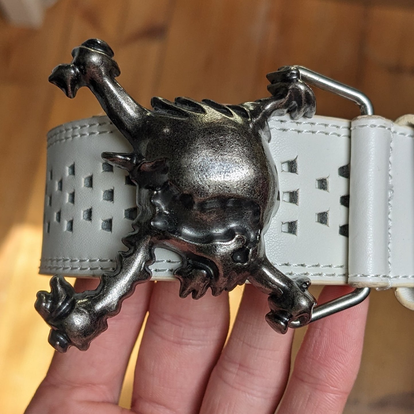 Oakley Scatter Skull Belt / White Leather / Silver Skull