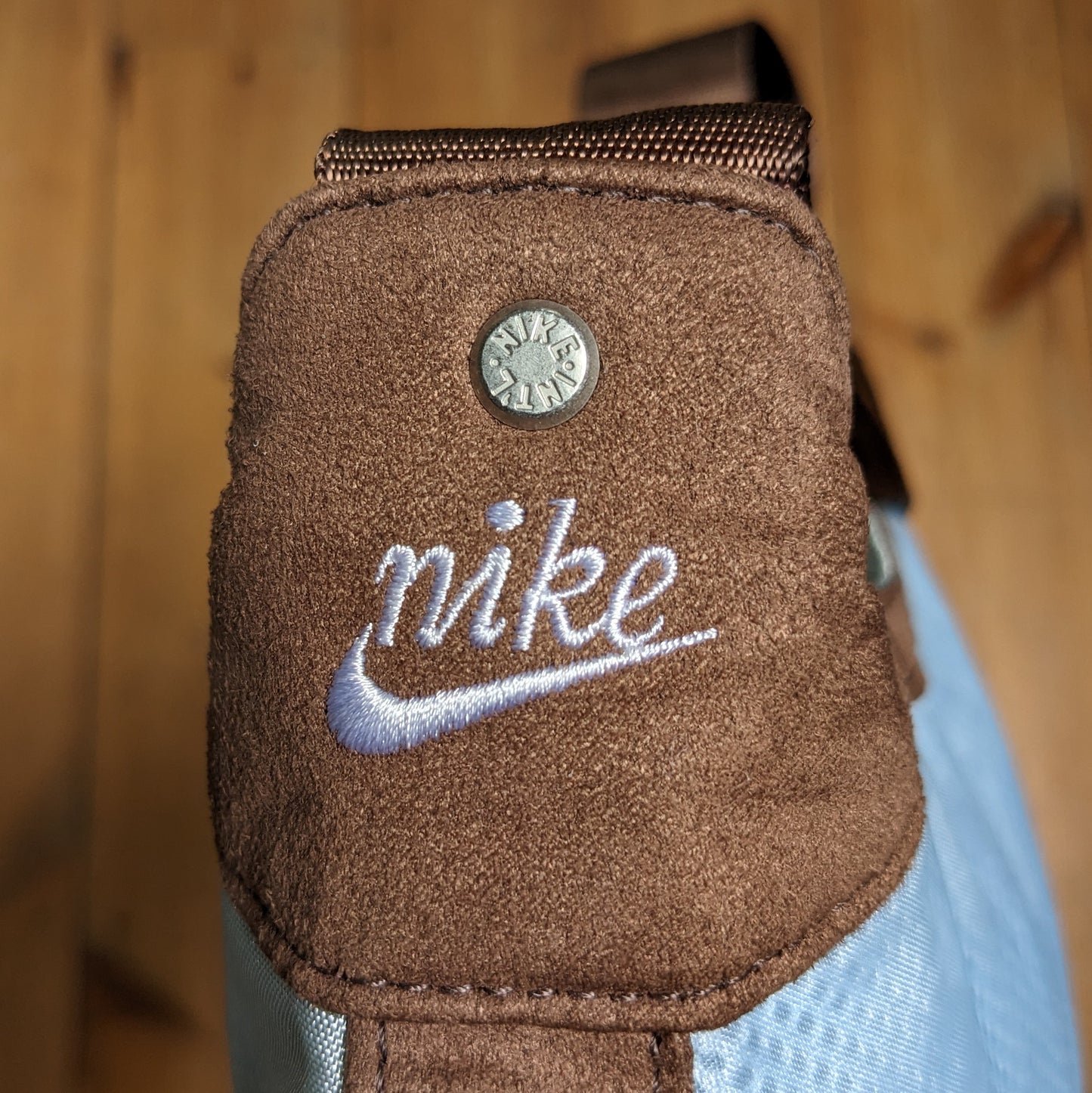 Nike / Waffle Handbag / Light Blue & Brown