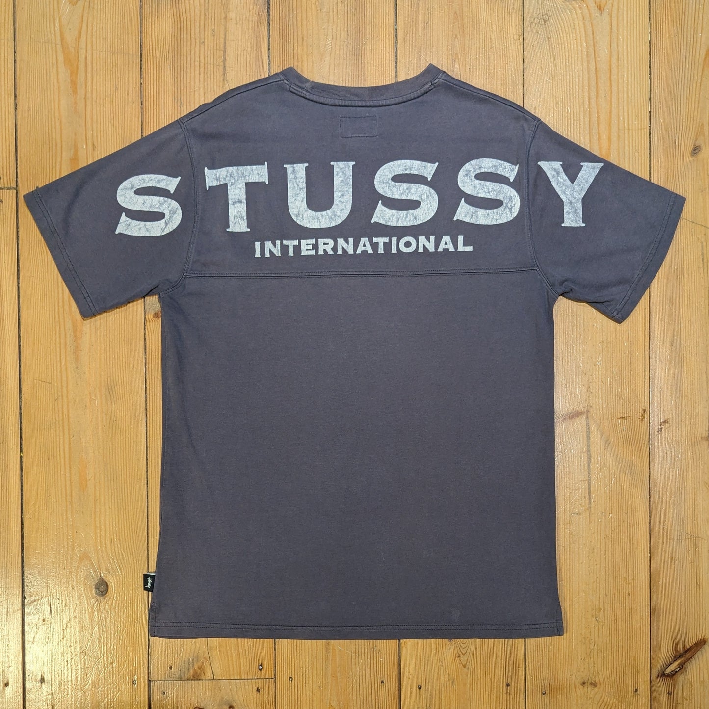 Stussy / International Spellout Tee / S