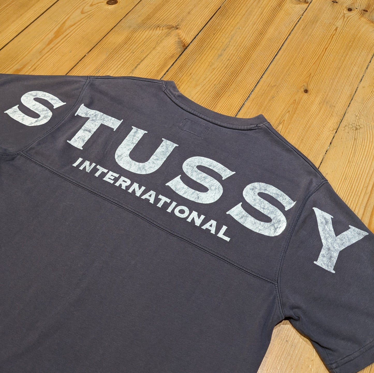 Stussy / International Spellout Tee / S