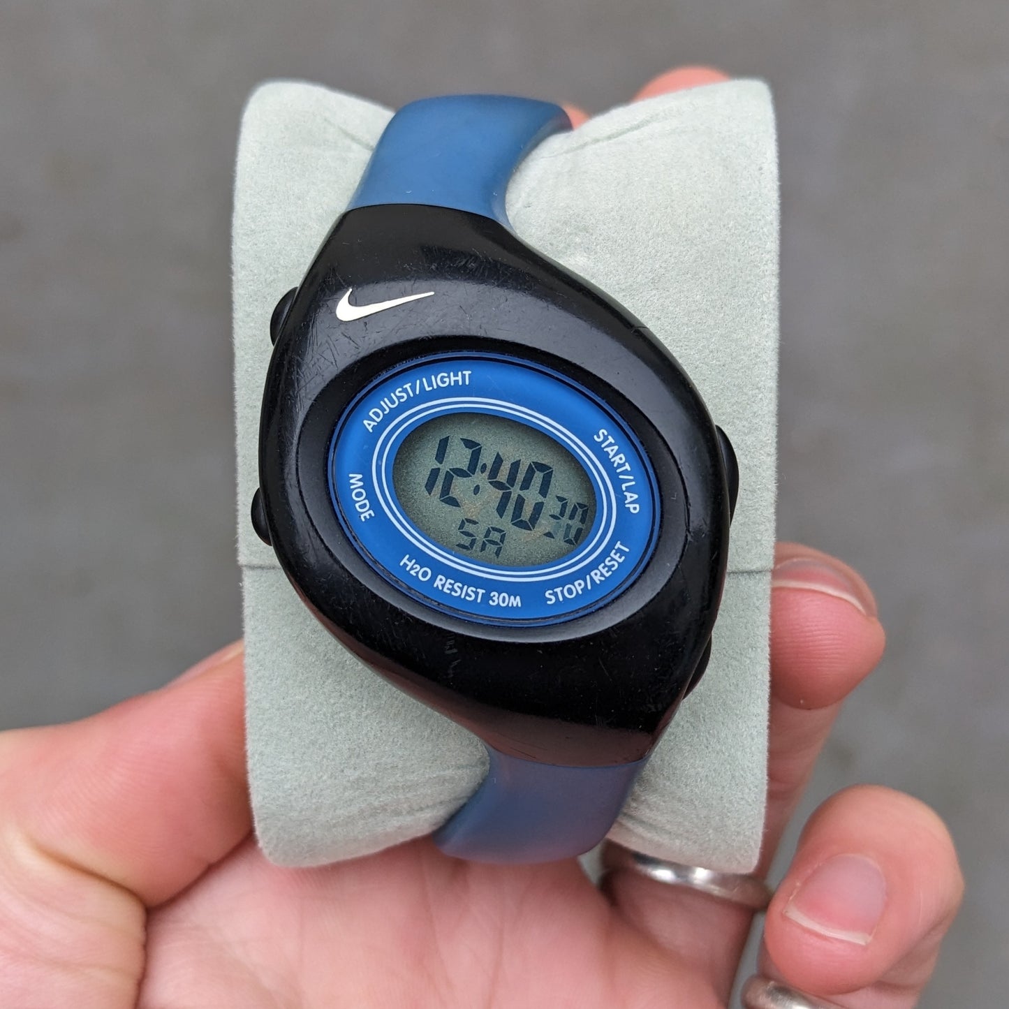 Nike / Triax Junior / Black & Blue